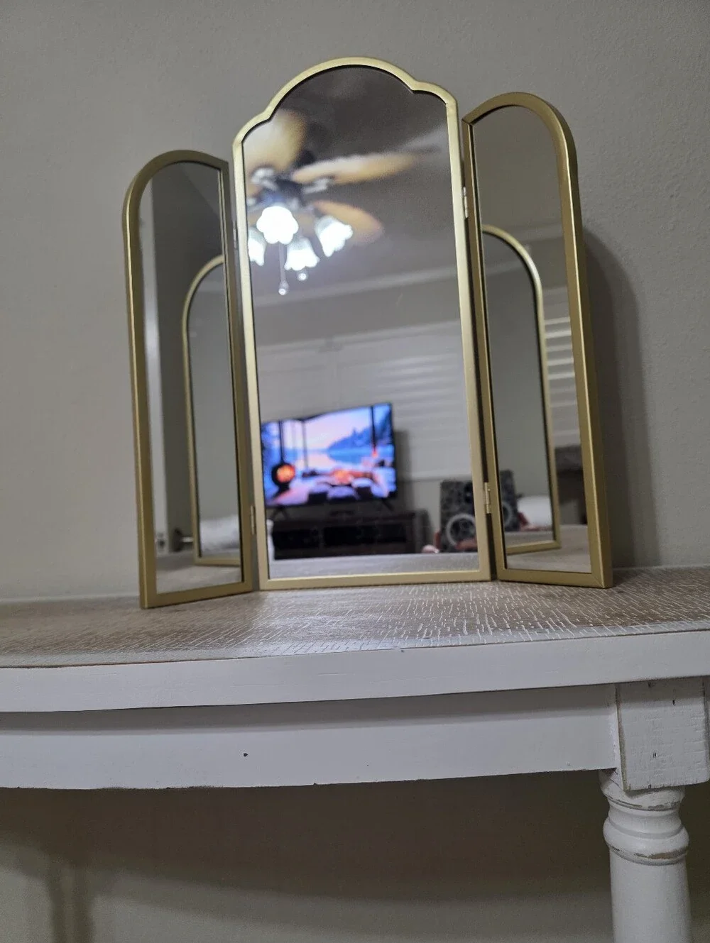 Beautiful Trifold Adjustable Vanity Mirror by Drew Barrymore, 3-Way Arched Gold